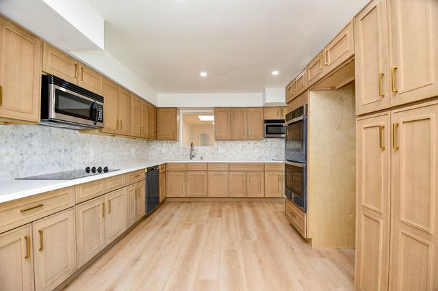 7714 Teal Run Drive, Houston, TX 77071