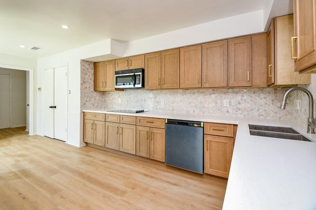 7714 Teal Run Drive, Houston, TX 77071