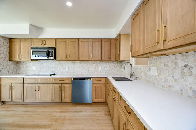 7714 Teal Run Drive, Houston, TX 77071