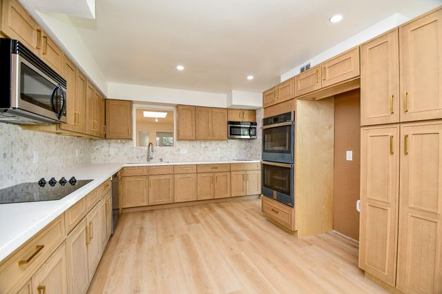 7714 Teal Run Drive, Houston, TX 77071