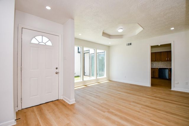 7714 Teal Run Drive, Houston, TX 77071