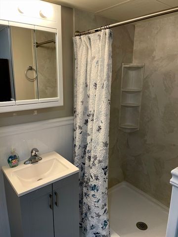 126 Lowell St R, Peabody, MA 01960