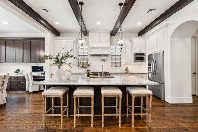 4609 Beech Street, Bellaire, TX 77401