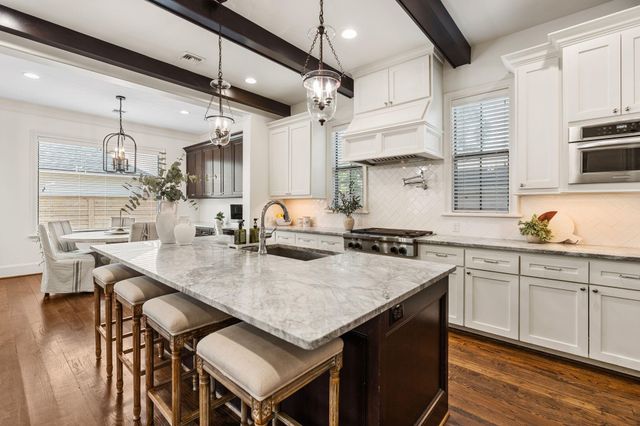 4609 Beech Street, Bellaire, TX 77401