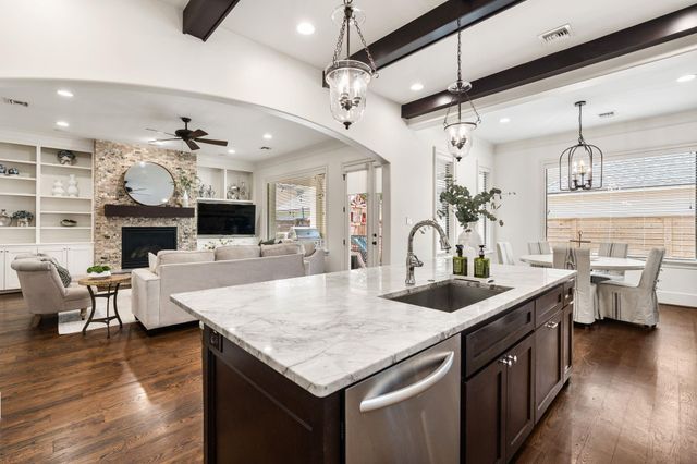 4609 Beech Street, Bellaire, TX 77401
