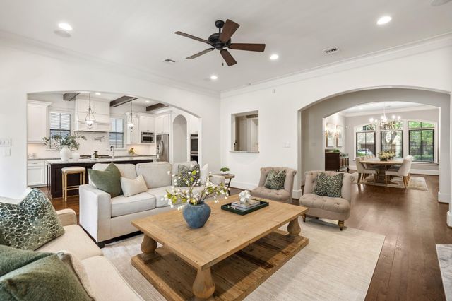 4609 Beech Street, Bellaire, TX 77401