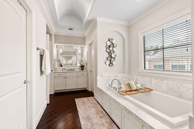 4609 Beech Street, Bellaire, TX 77401
