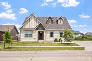 414 SW Prairie Trail Parkway, Ankeny, IA 50023