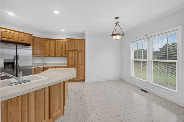 3000 Surrey Ridge Rd, Clarksville, TN 37043