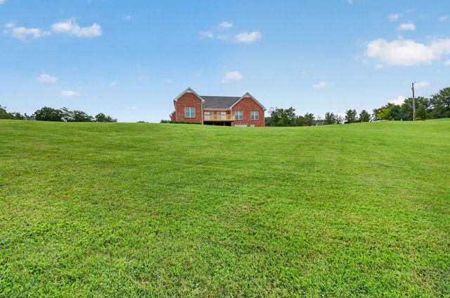 3000 Surrey Ridge Rd, Clarksville, TN 37043