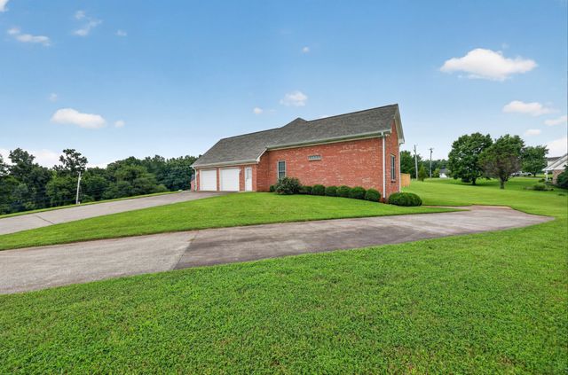 3000 Surrey Ridge Rd, Clarksville, TN 37043