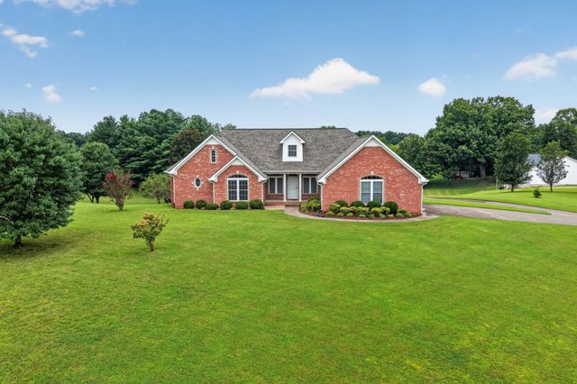 3000 Surrey Ridge Rd, Clarksville, TN 37043