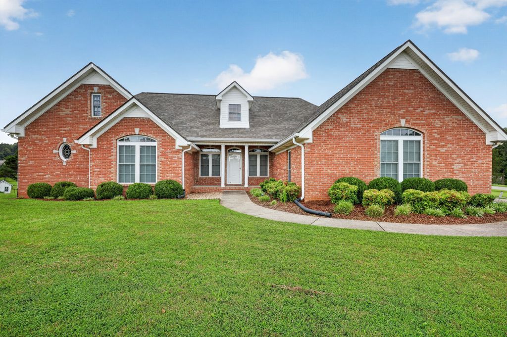 3000 Surrey Ridge Rd, Clarksville, TN 37043