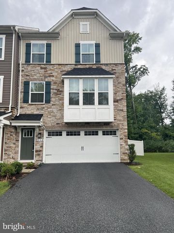 558 KATHERINE AVENUE, Baltimore, MD 21221