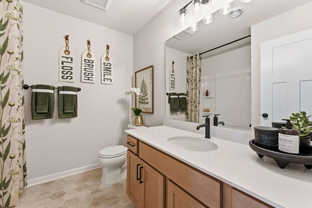 1052 Adamstown Drive, Rosemount, MN 55068