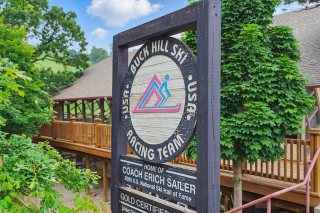 1052 Adamstown Drive, Rosemount, MN 55068