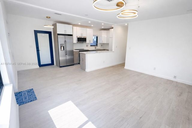 1645 NE 180th St, North Miami Beach, FL 33162