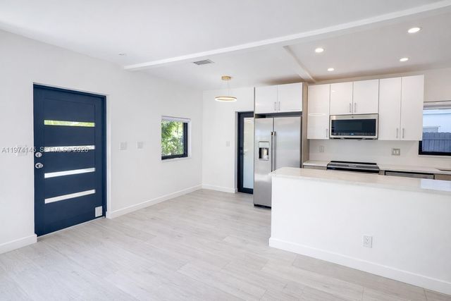 1645 NE 180th St, North Miami Beach, FL 33162