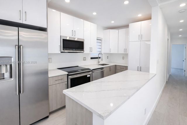 1645 NE 180th St, North Miami Beach, FL 33162