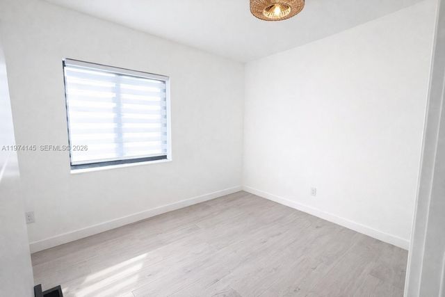 1645 NE 180th St, North Miami Beach, FL 33162