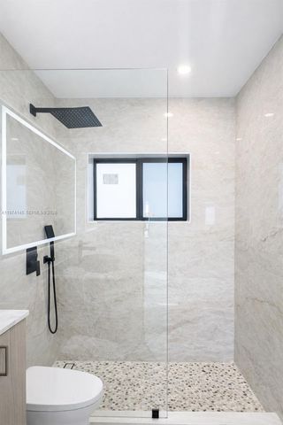 1645 NE 180th St, North Miami Beach, FL 33162