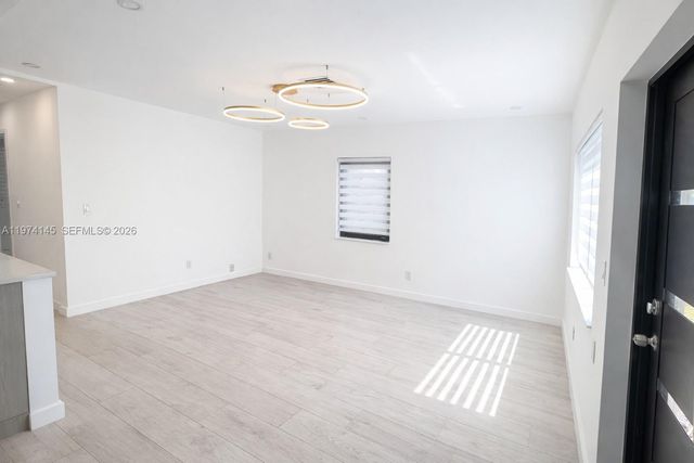 1645 NE 180th St, North Miami Beach, FL 33162