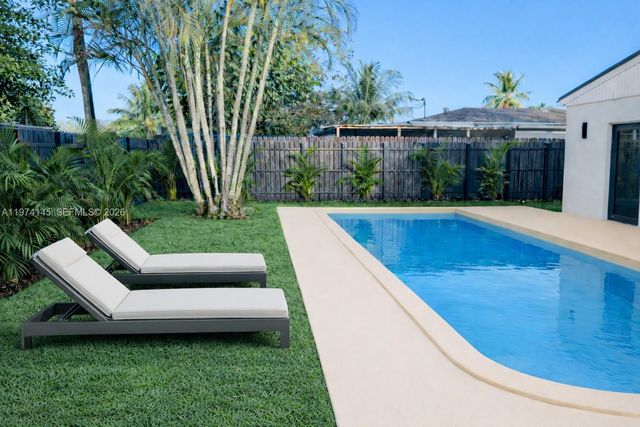 1645 NE 180th St, North Miami Beach, FL 33162