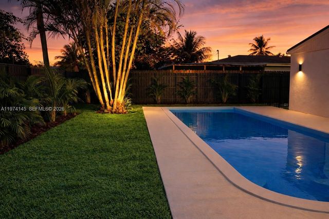 1645 NE 180th St, North Miami Beach, FL 33162