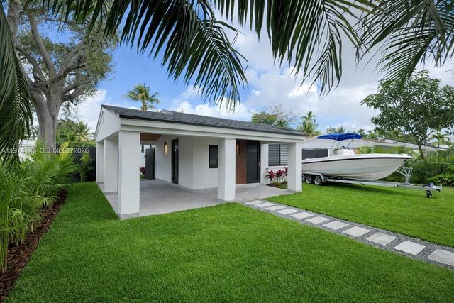 1645 NE 180th St, North Miami Beach, FL 33162