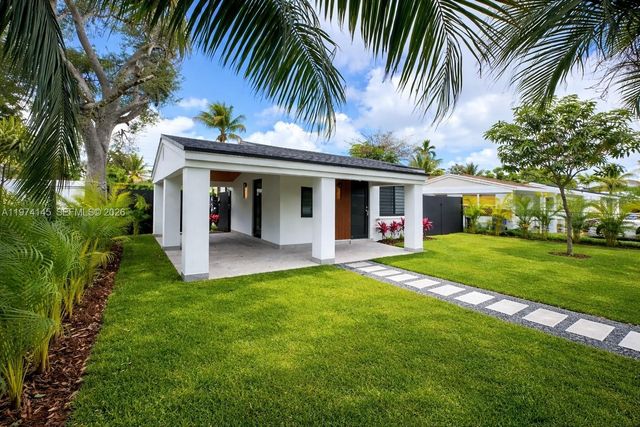 1645 NE 180th St, North Miami Beach, FL 33162