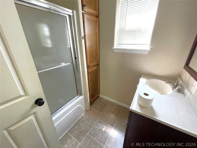 471846 E 840 Road, Stilwell, OK 74960
