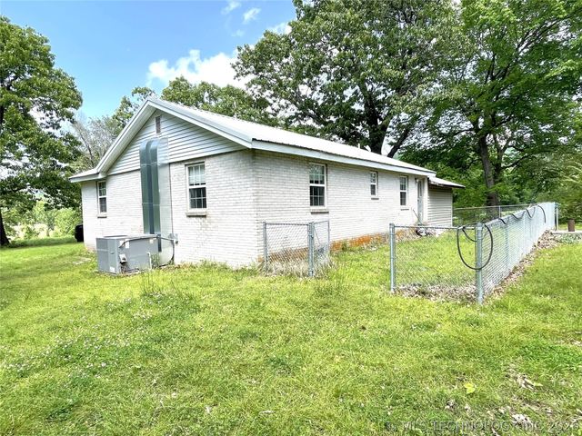 471846 E 840 Road, Stilwell, OK 74960