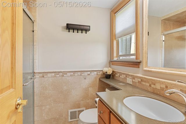700 Tennyson, Rochester Hills, MI 48307