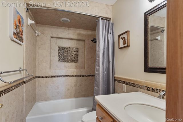 700 Tennyson, Rochester Hills, MI 48307