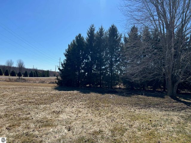 10613 N Bagley Road, St Louis, MI 48880