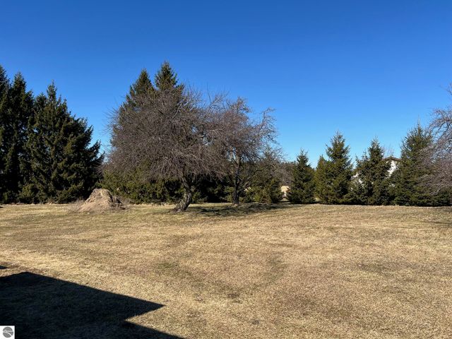 10613 N Bagley Road, St Louis, MI 48880