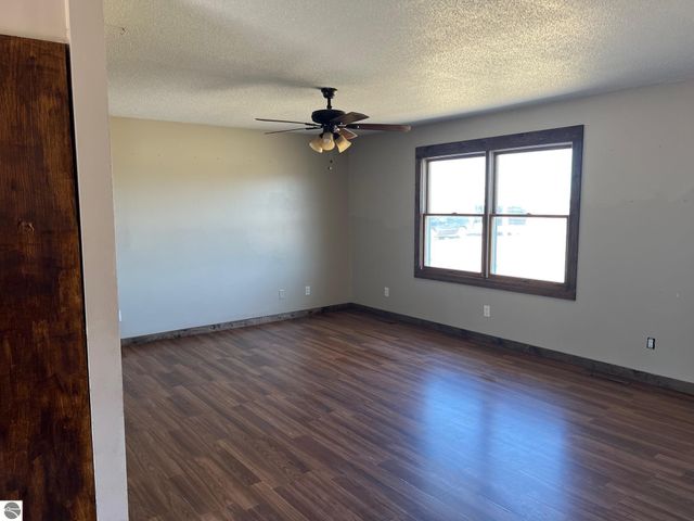 10613 N Bagley Road, St Louis, MI 48880