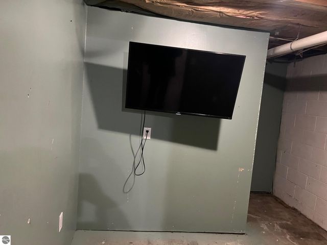 10613 N Bagley Road, St Louis, MI 48880