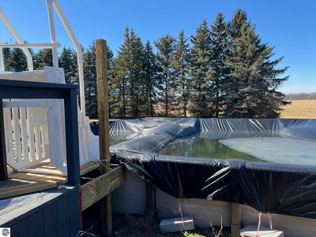 10613 N Bagley Road, St Louis, MI 48880