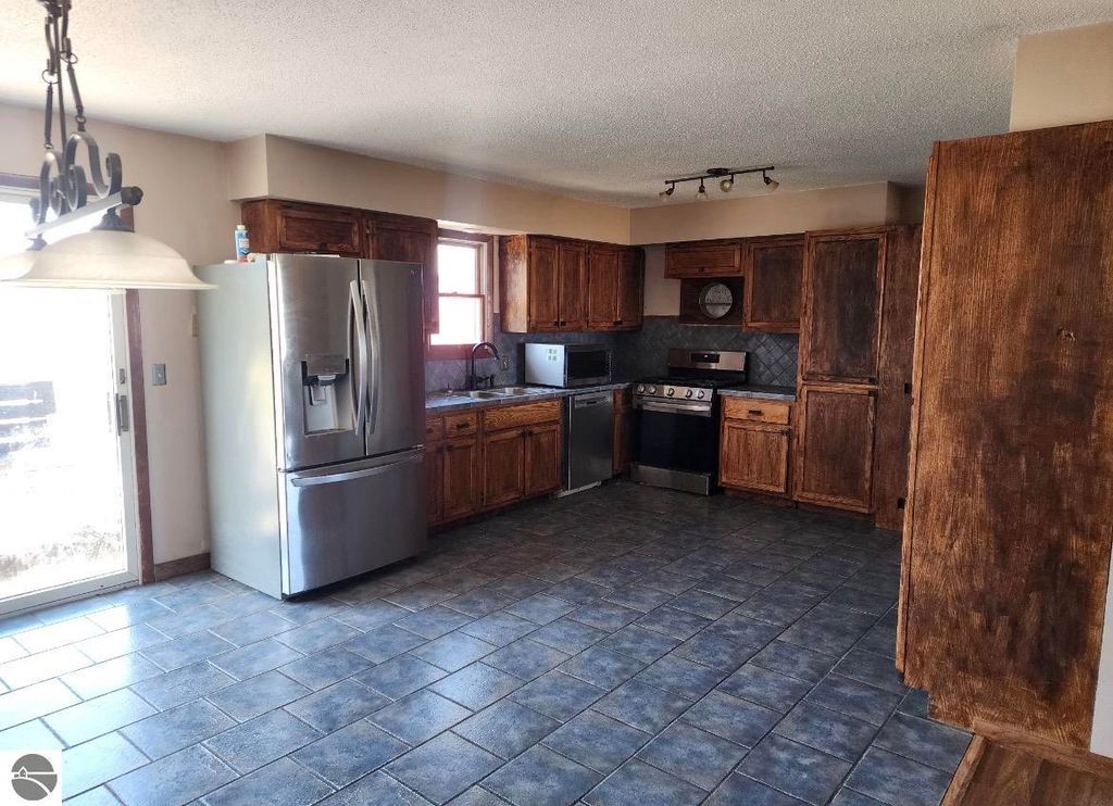 Image 19 of property listing at 10613 N Bagley Road, St Louis, MI 48880