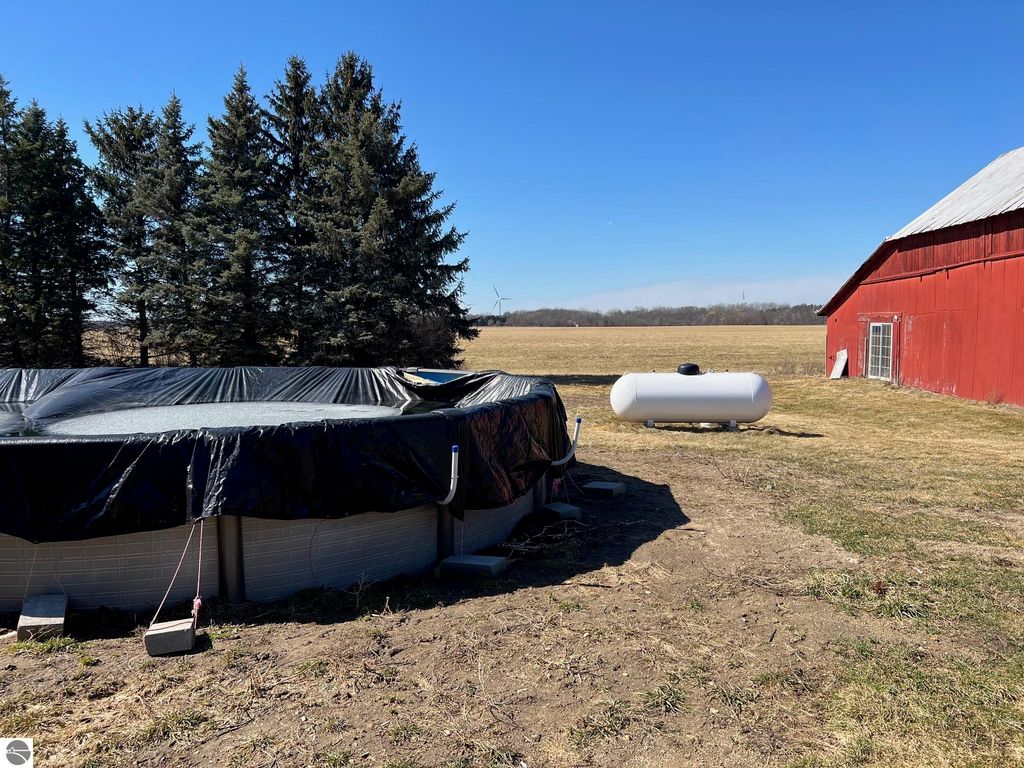 Image 6 of property listing at 10613 N Bagley Road, St Louis, MI 48880