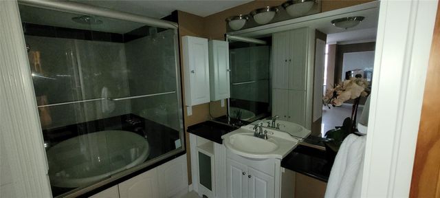 7510 Hornwood Drive 1606, Houston, TX 77036