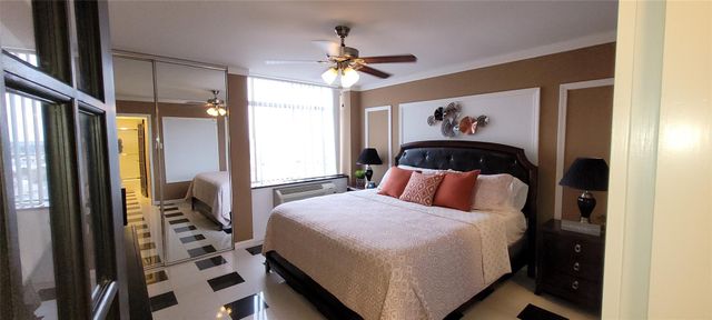 7510 Hornwood Drive 1606, Houston, TX 77036