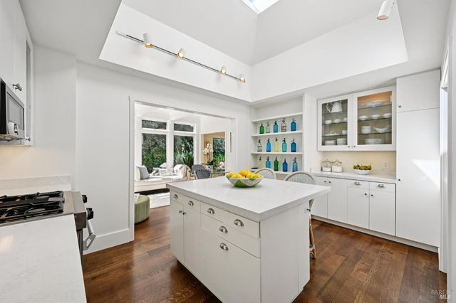 161 Lagunitas Rd, Ross, CA 94957