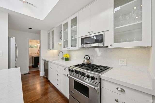 161 Lagunitas Rd, Ross, CA 94957