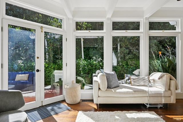 161 Lagunitas Rd, Ross, CA 94957