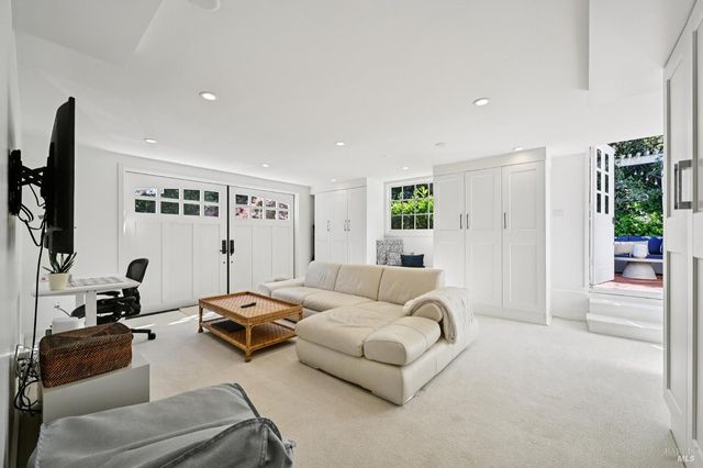 161 Lagunitas Rd, Ross, CA 94957