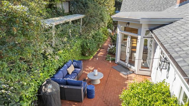 161 Lagunitas Rd, Ross, CA 94957