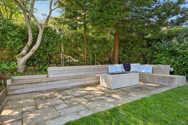 161 Lagunitas Rd, Ross, CA 94957