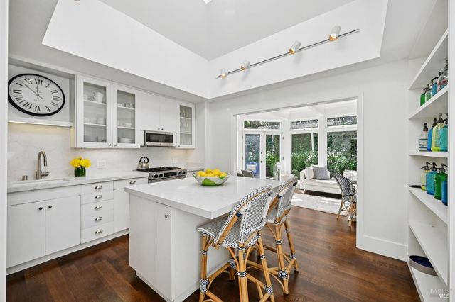 161 Lagunitas Rd, Ross, CA 94957